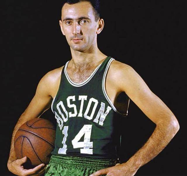 位的球员发 位的球员发